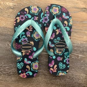 BARELY USED havaianas size 33-34 for kids